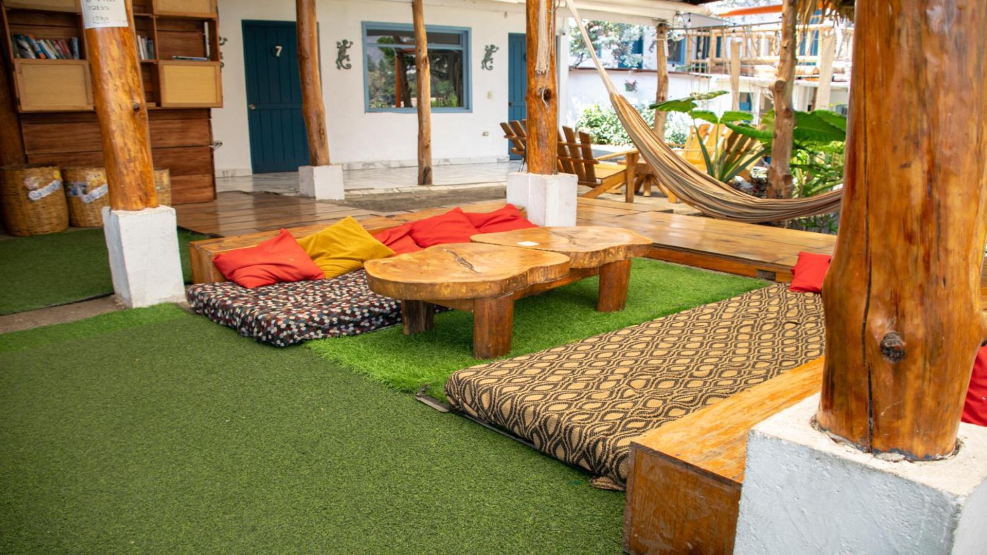 Casa Blanca - San Pedro Hostel